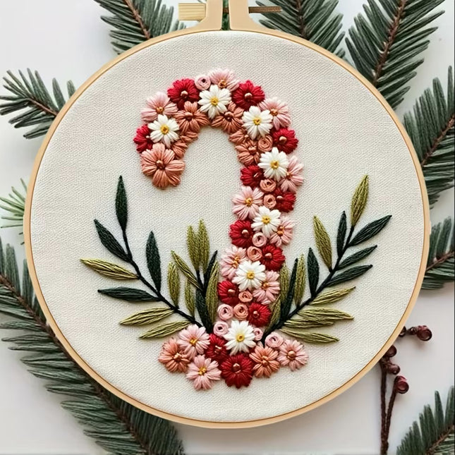 1 high-quality new Christmas series pattern DIY embroidery set material package. The set includes needles, threads, embroidery s