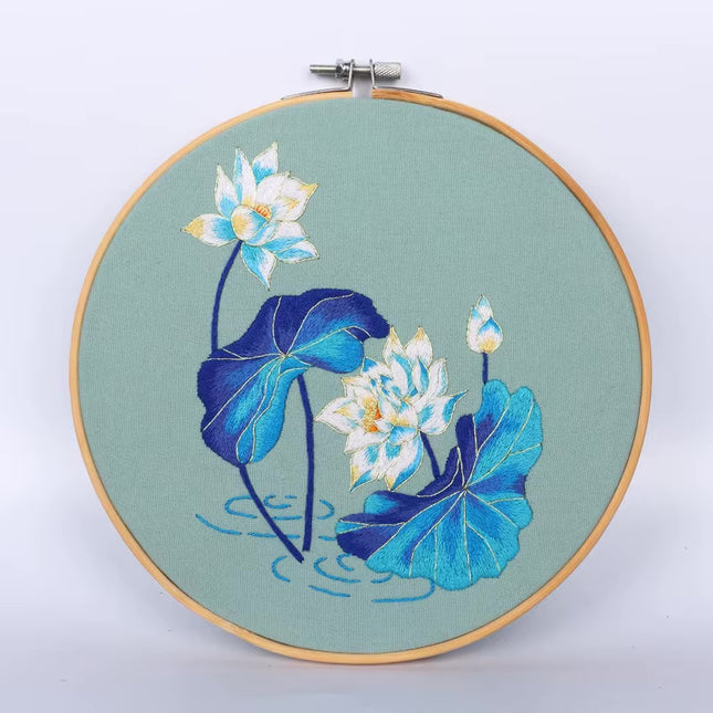 Flower Heart Embroidery Kit for Beginners with Pattern and Instructions Threads and Needles,Needlepoint Kit for Adults
