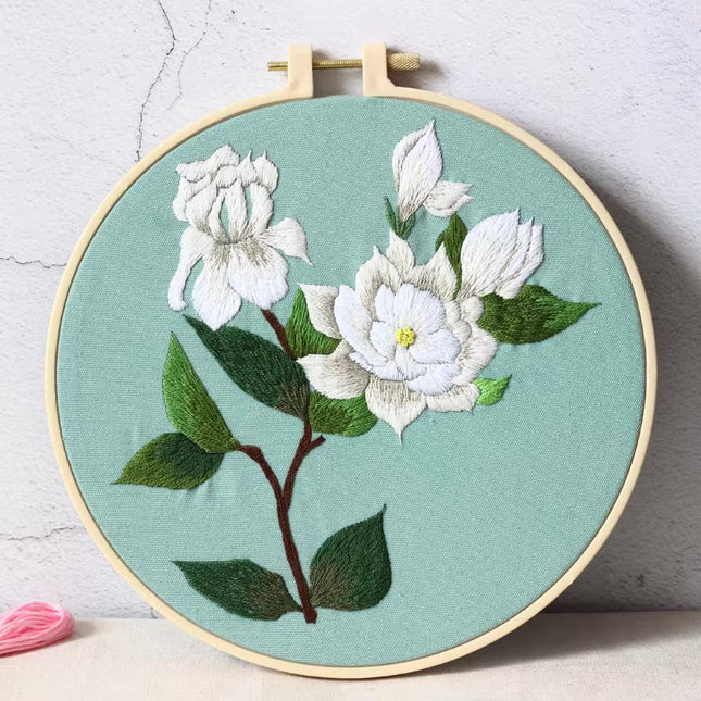 Flower Heart Embroidery Kit for Beginners with Pattern and Instructions Threads and Needles,Needlepoint Kit for Adults